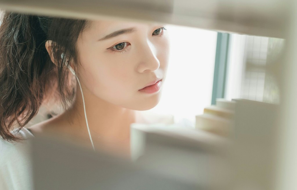 厌无事不烧香，有事上门还不烧香。无事不烧香，那是觉得自己人不要客气;有事上门不烧香，那是觉得他倒霉，你不帮他?你敢不帮他?